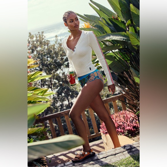 Free People NWT Recovery Layer Size M & L in White Combo - Picture 4 of 11